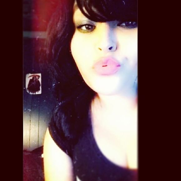 Meet your Posher, Jessenia - Picture 1 of 1